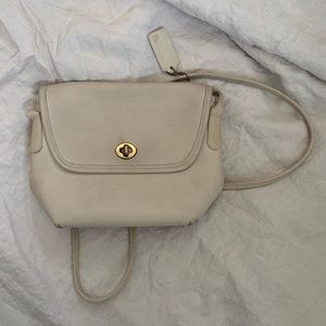 Vintage Coach crossbody bag in off-white